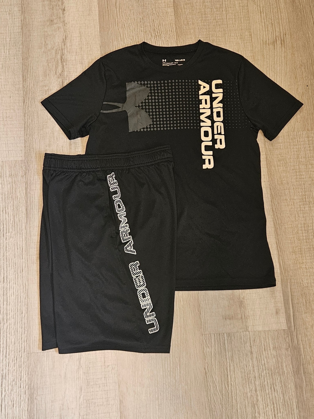 Under Armour Youth Medium Black HeatGear T-Shirt + Shorts Set